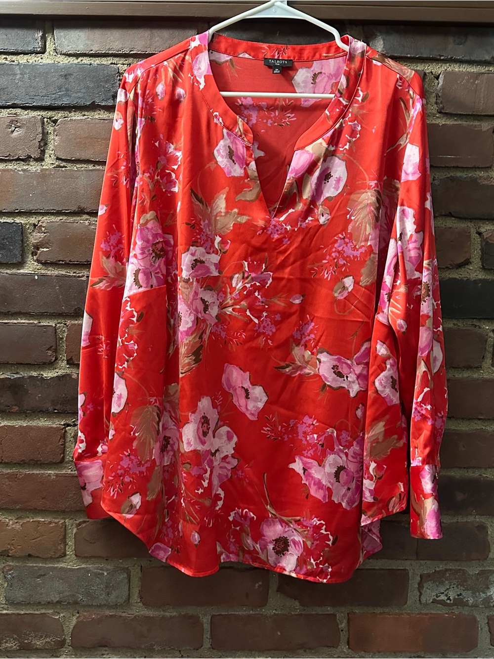 Talbots Soft Satin Charmeuse Top vibrant floral split V-neckline 2X 52 chest